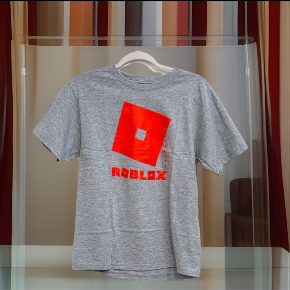 Roblox With Red Logo Gray Short Sleeve T-Shirt NWT Special Edition